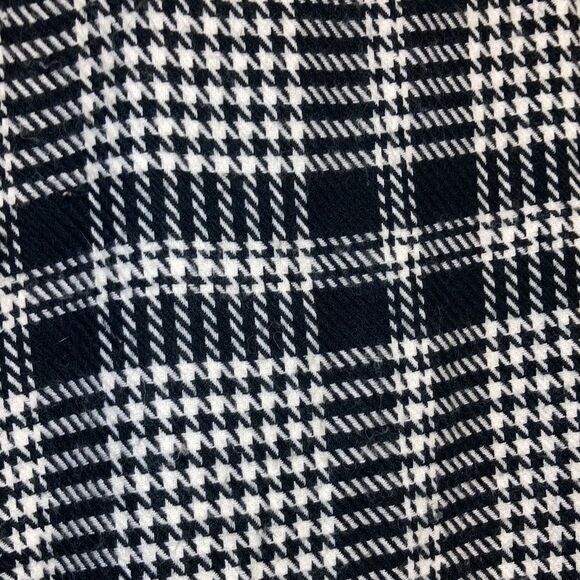 SHAWLY WRAP PONCHO Houndstooth Black White Toggle Front Closure 53 x 44 inch - Picture 10 of 13